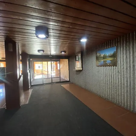 Apartment Serac - Location: Pour 4 Personnes Dans Le De La Station Mae-9032